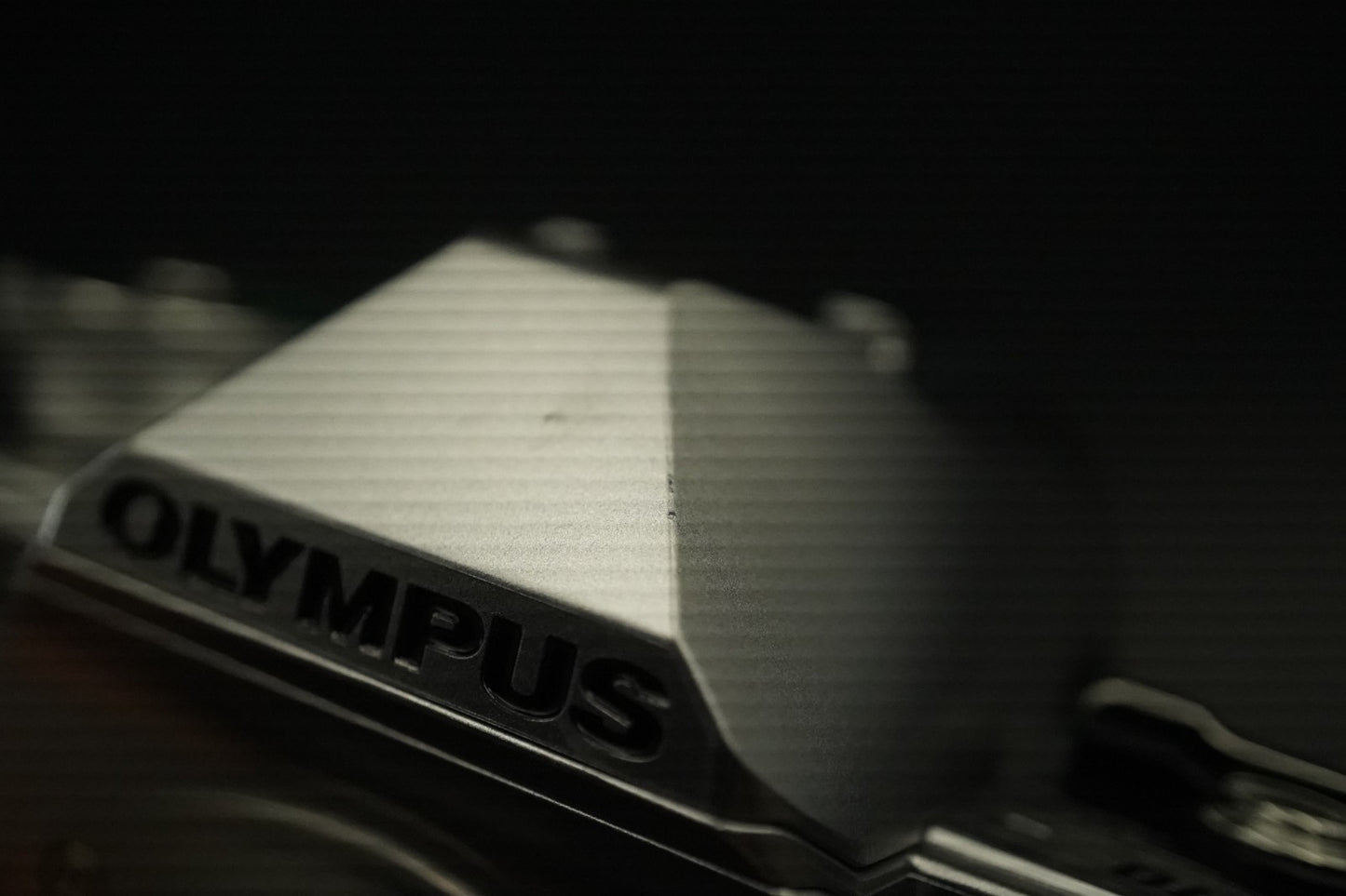 Olympus OM-D E-M1 Mark II 20.3MP Silver Mirrorless Camera 11628