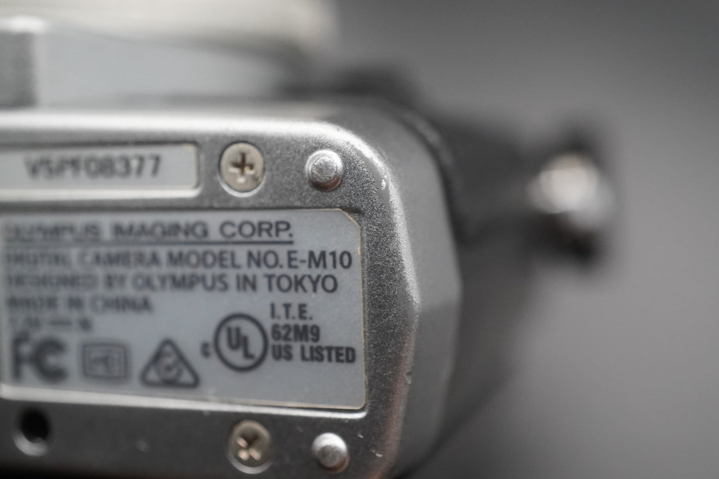 9702 cuts! Olympus OM-D E-M10 16.1MP Digital SLR Camera Silver w/ 2 Lens 11447
