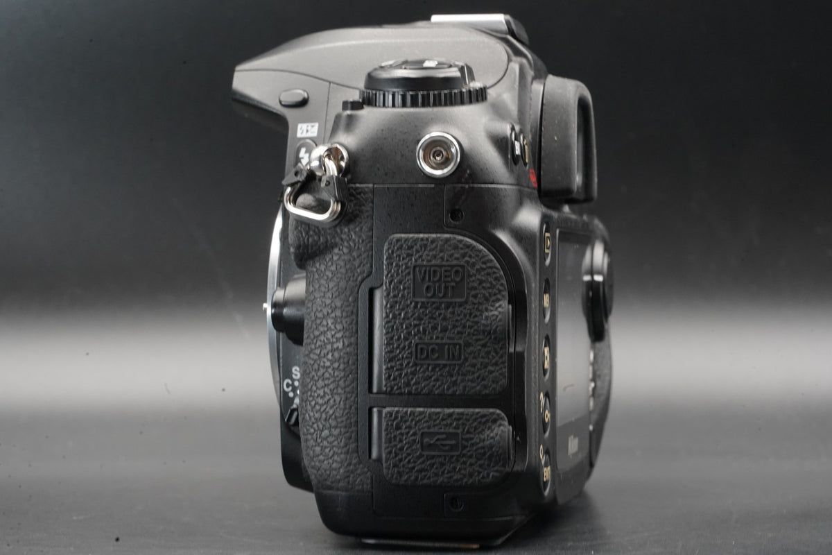 Nikon D200 10.2MP Digital SLR Camera Black -1% cuts- US STOCK #11454