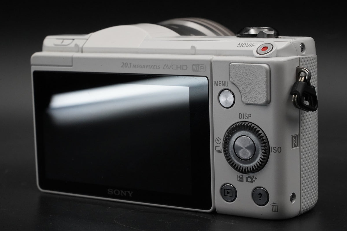 Sony Alpha a5000 Mirrorless Digital Camera White w/ 2 Lens -4331 cuts- #10924