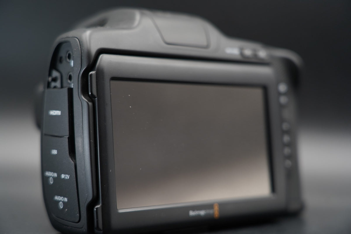 Blackmagic Pocket Cinema Camera 6K CINECAM60KLFL Canon EF Mount #10994