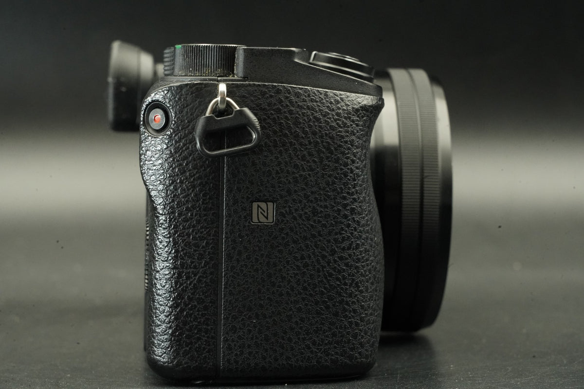 Sony A6400 Mirrorless Digital Camera with 2 Lenses Black -19894 cuts- #12035