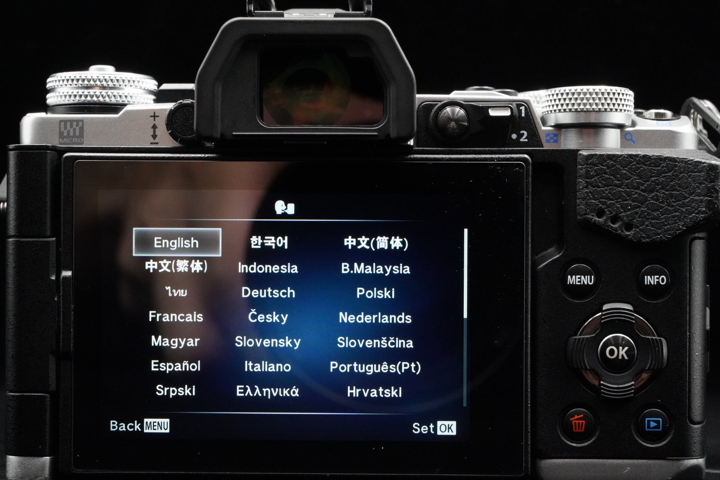 Olympus OM-D E-M5 Mark II w/ M.ZUIKO 14-150 II Lens Silver US Duty Paid 10415
