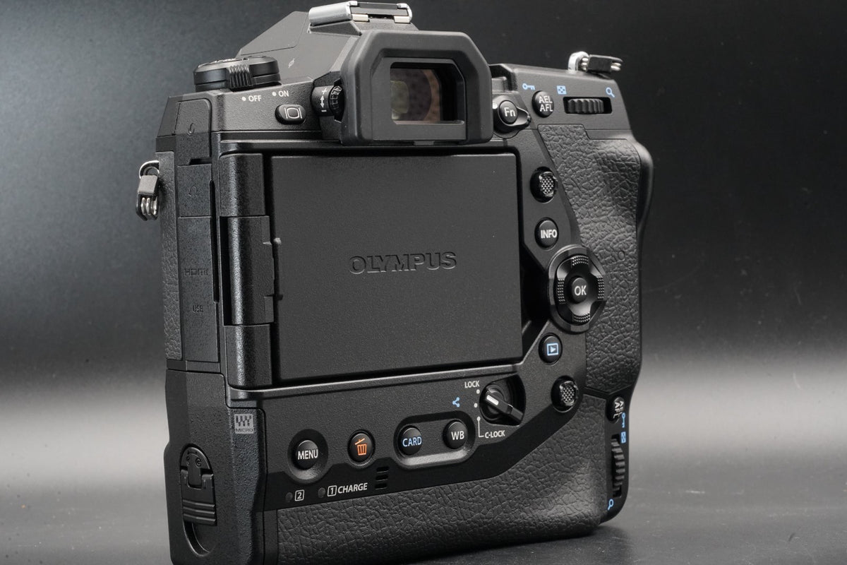 Olympus OM-D E-M1X 20.4MP Mirrorless Digital Camera body -1866 cuts- #11098