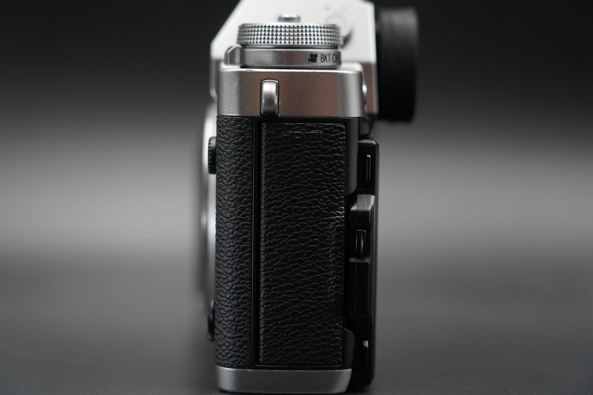 Fujifilm X-T3 Mirrorless Digital Camera Silver Body Only -11936 cuts- #10805
