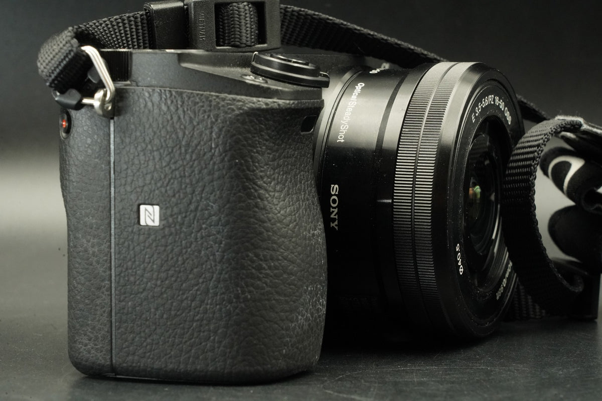 Sony A6400 Mirrorless Digital Camera with 2 Lenses Black -4741 cuts- #12194