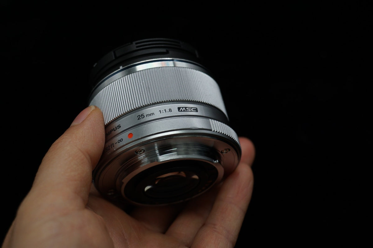OLYMPUS M.ZUIKO 25mm F/1.8 Silver Lens Micro Four Thirds US STOCK #11367