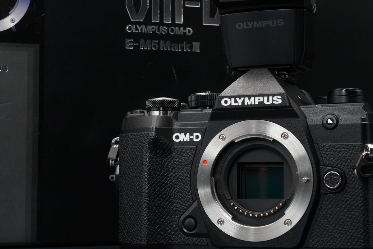 Olympus OM-D E-M5 Mark III 20.4MP Mirrorless Digital Camera US STOCK #10470