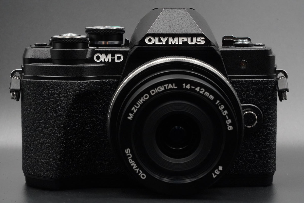 Olympus OM-D E-M10 Mark III Black Digital Camera w/ 2 Lenses US STOCK #10407
