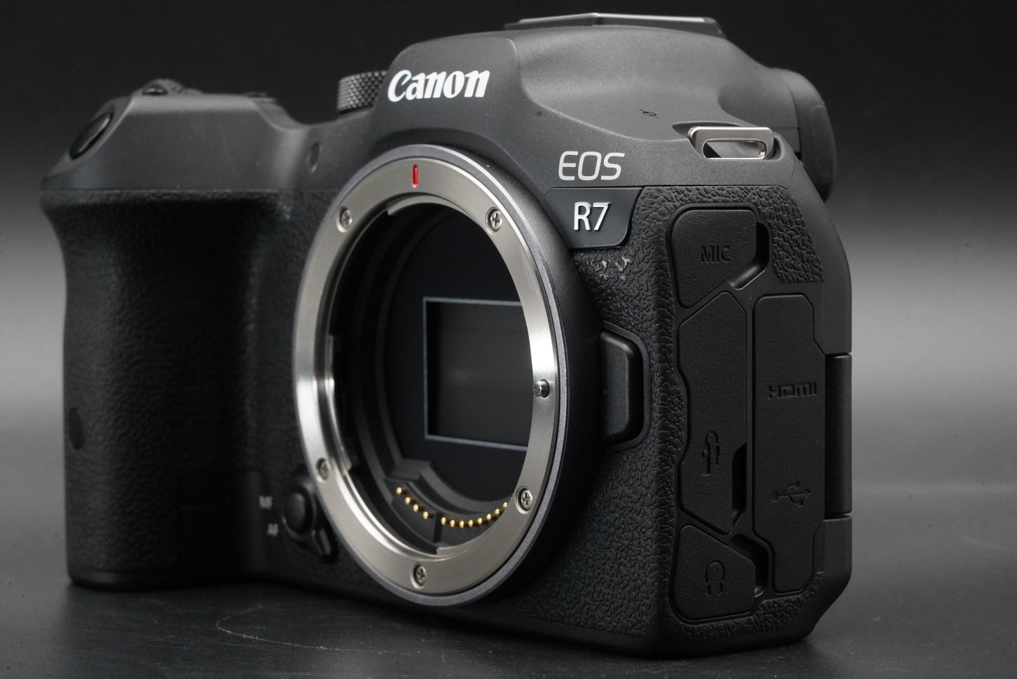 Canon EOS R7 Mirrorless Digital Camera US DUTY PAID 10818