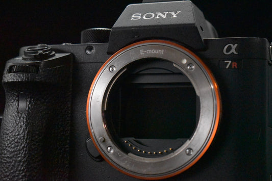 [US Duty Paid] Sony ILCE-7RM2 A7R II Spiegellose Digitale...
