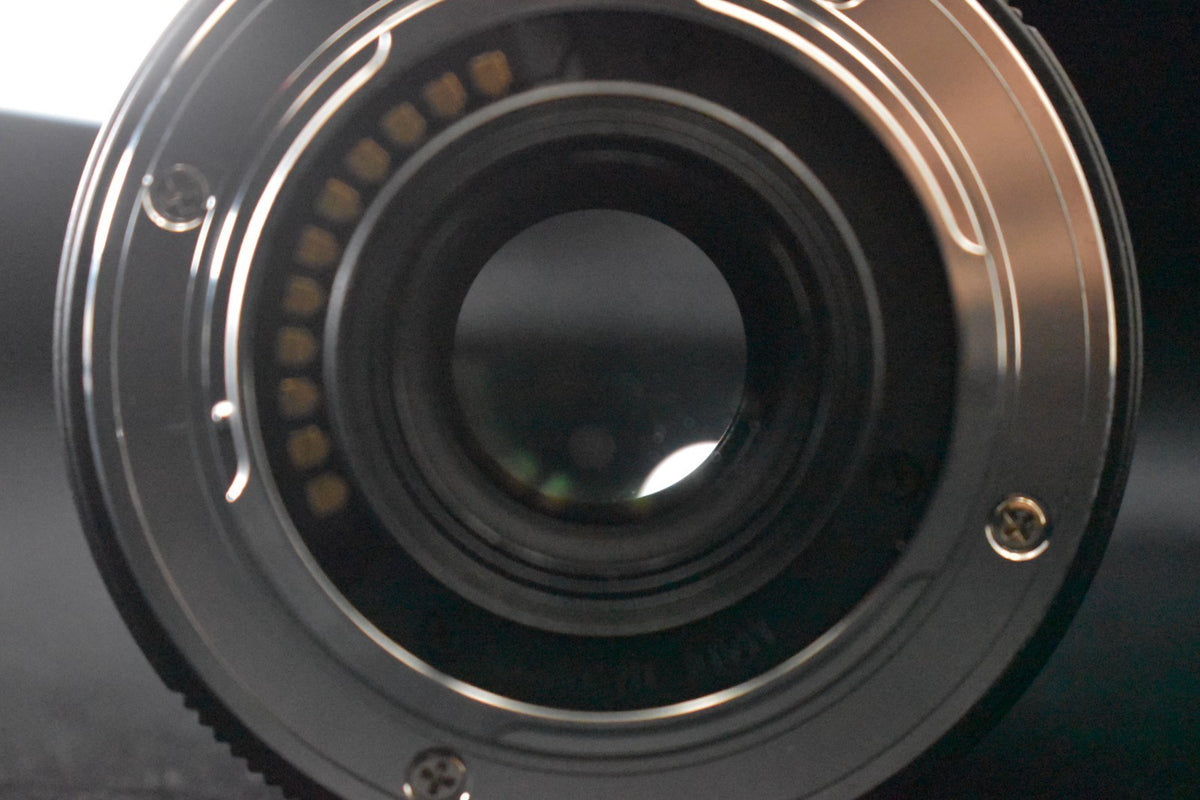 Objectif noir OLYMPUS M.ZUIKO DIGITAL 25 mm F/1,8 pour Micro Four Thirds 9409