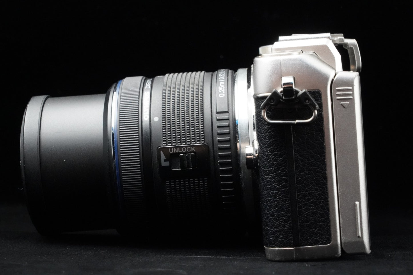 Olympus PEN E-PL7 Digital Camera Silver with 14-42mm Lens US Duty Paid 10151