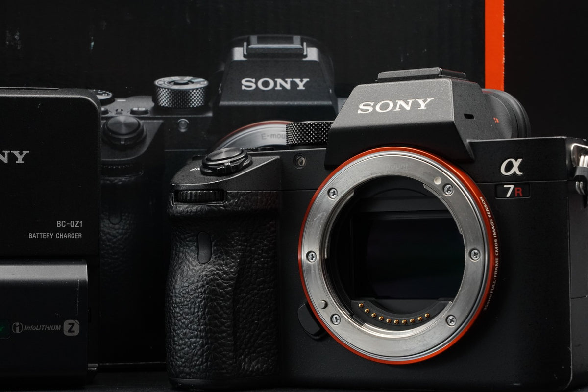 Sony A7R III ILCE-7RM3 Mirrorless digital camera English OK -32703 cuts- #11410