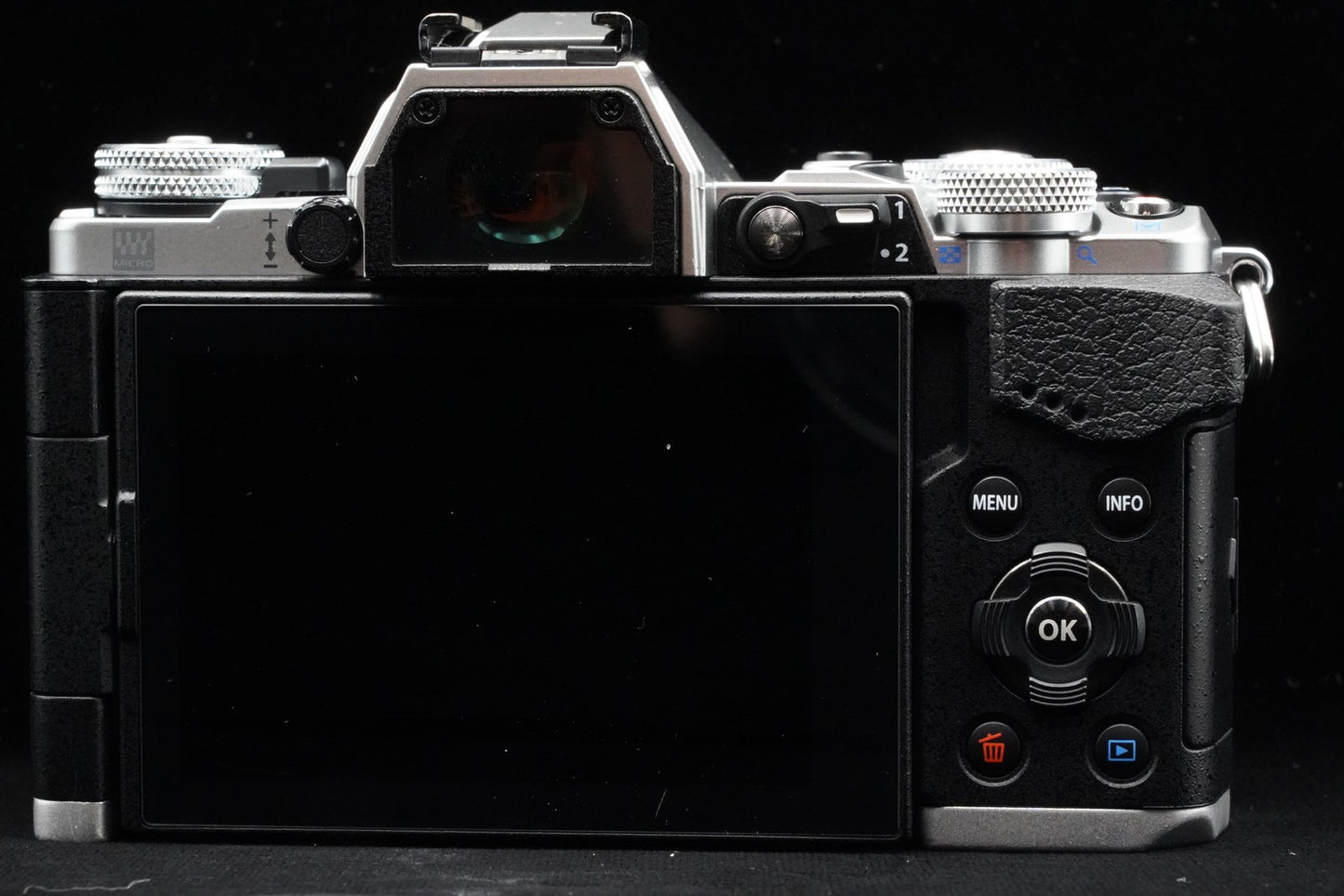Olympus OM-D E-M5 Mark II 16.1MP Digital Camera Silver US Duty Paid 10286