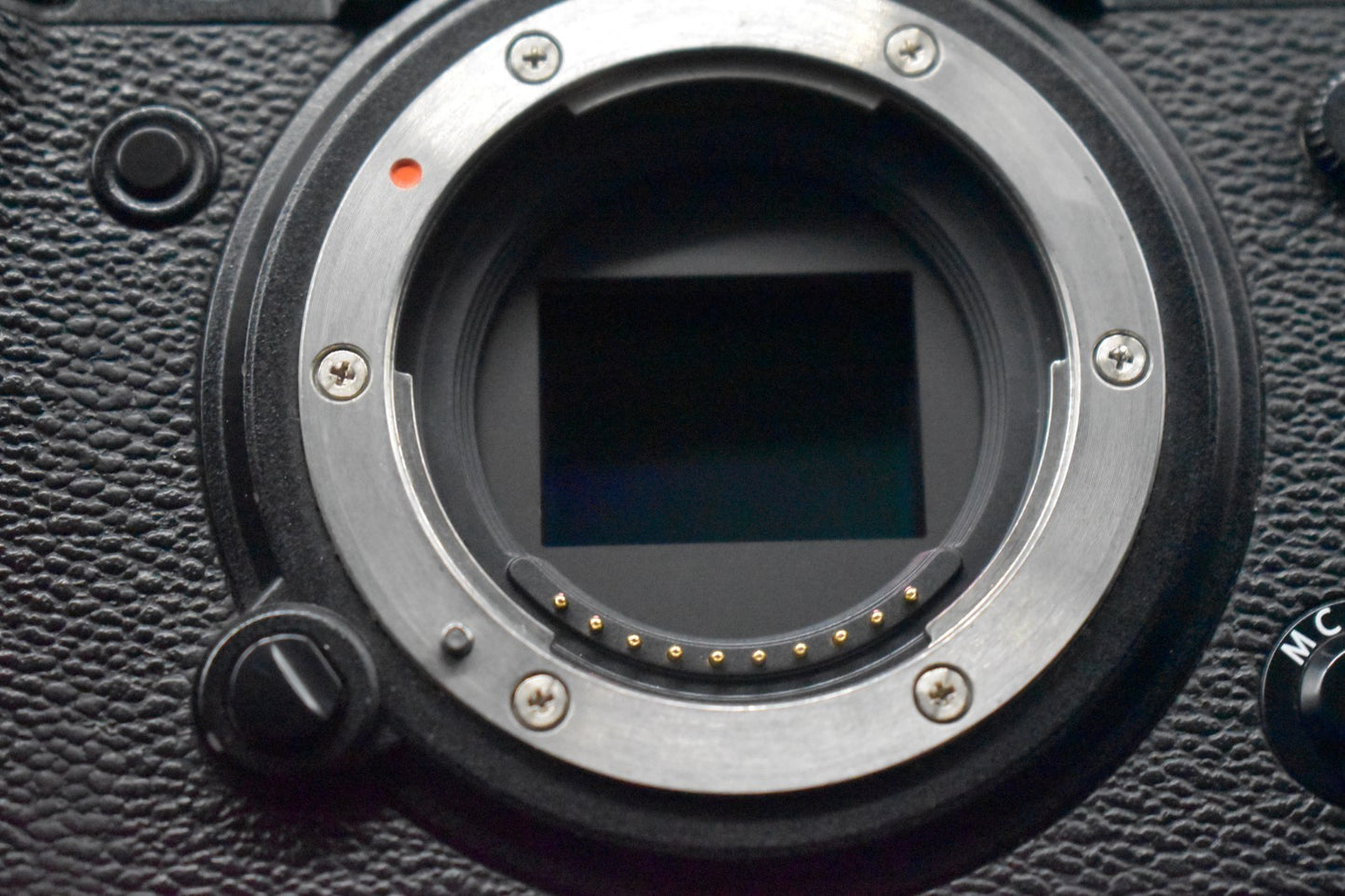 [US Duty Paid] Fujifilm X-T4 26.1MP Mirrorless Digital Camera Body Black 83 31