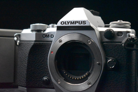 [US Duty Paid] Olympus OM-D E-M5 Mark II 16,1MP Appareil Photo Reflex...