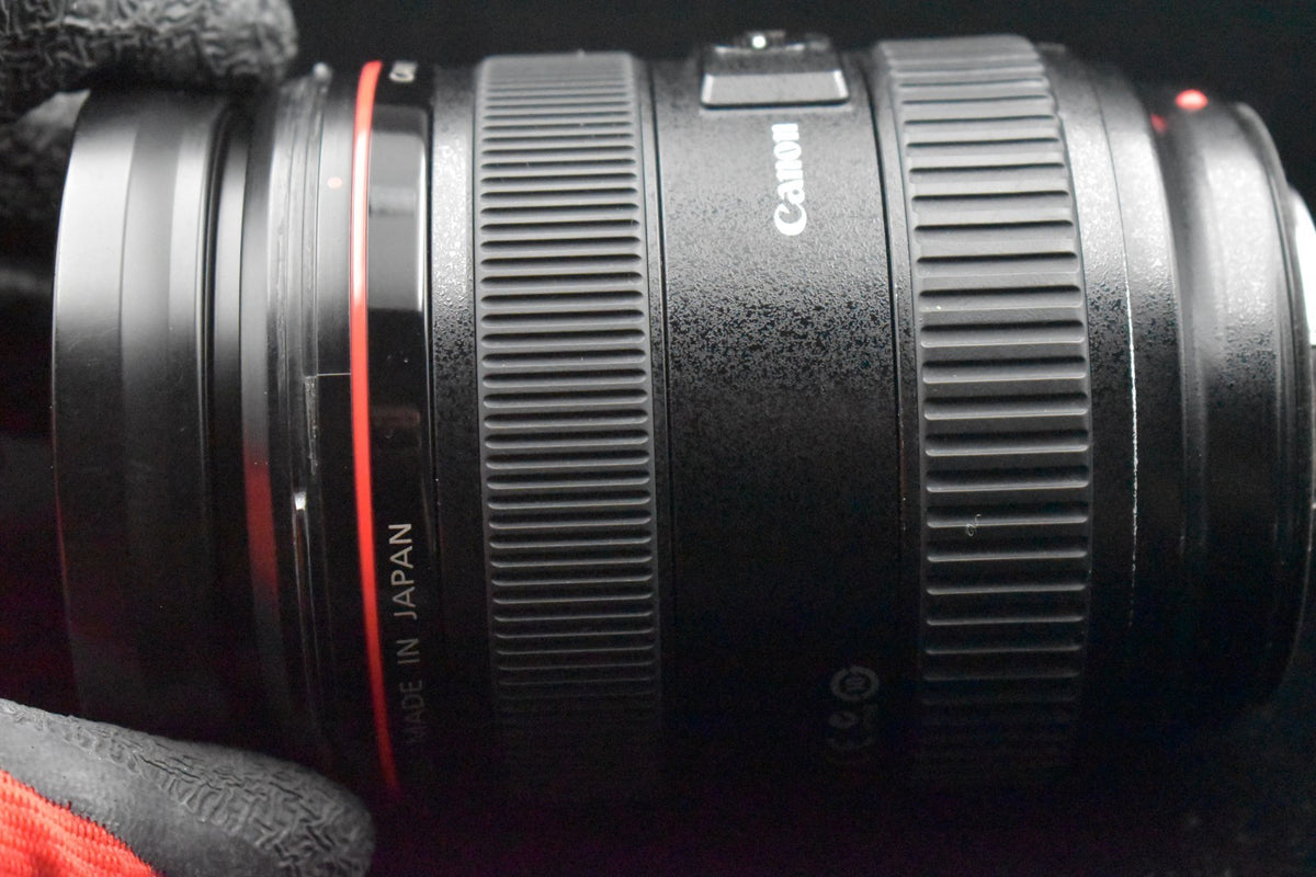 [US Duty Paid] Canon EF 24-70mm f/2.8 L USM AF Telephoto Zoom Lens Used 9338