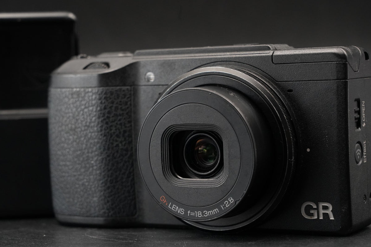 RICOH GR II 16.2 MP Compact Digital Video Camera -45900 cuts- #12147