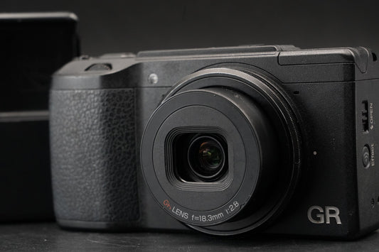 RICOH GR II 16.2 MP Compact Digital Video Camera -45900 cuts- #12147