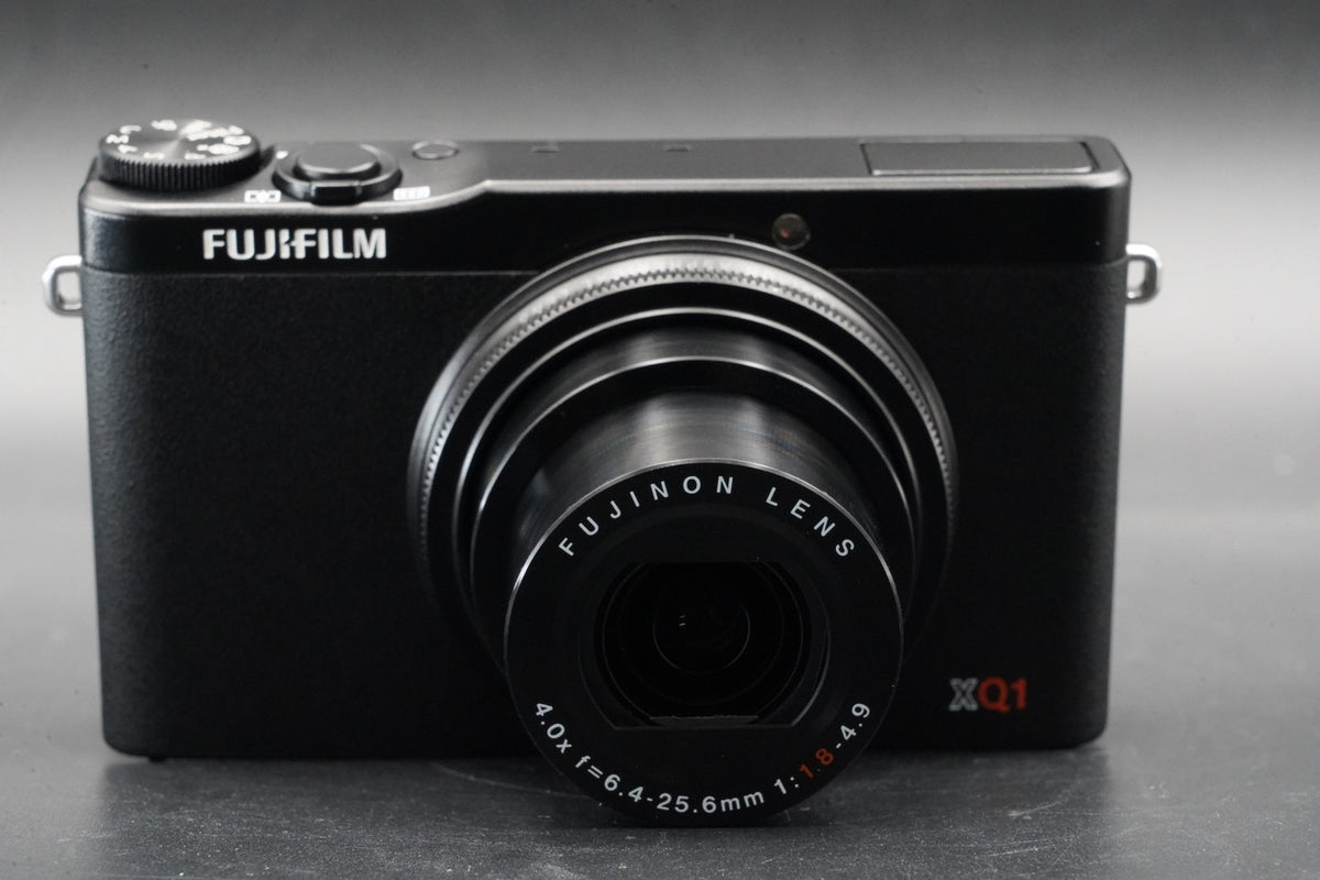 Fujifilm XQ1 Compact Digital Camera Point and Shoot Black ALMOST UNUSED #11021