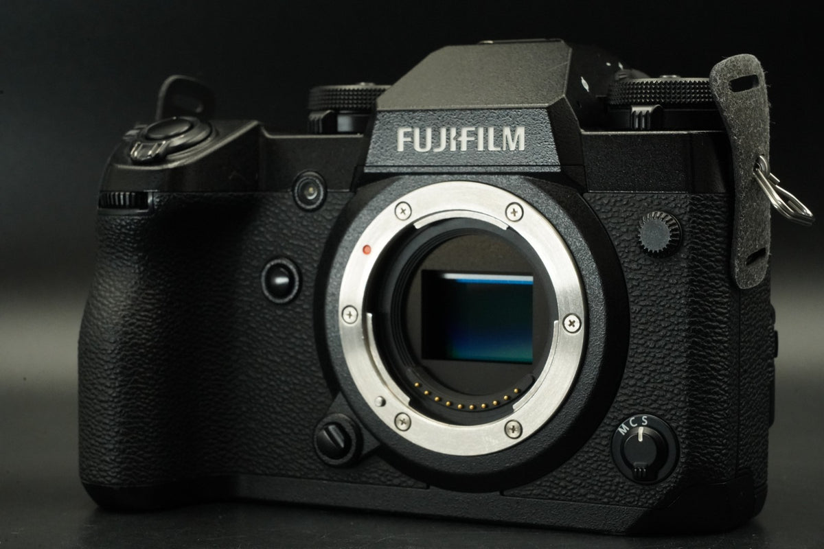 Fujifilm X-H1 24.3 MP Mirrorless Camera Black -32480 cuts- #11836