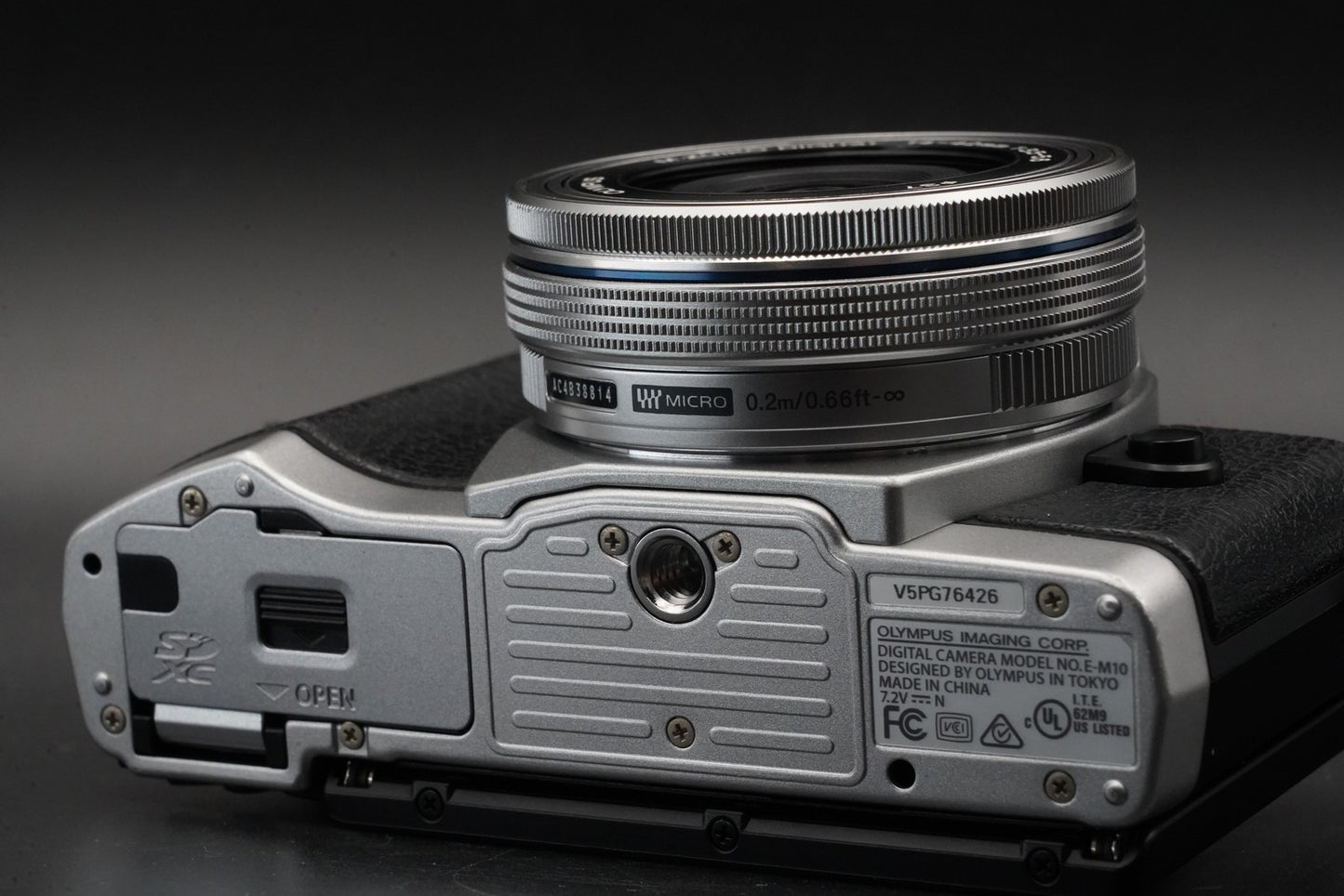 1849 cuts! Olympus OM-D E-M10 Mirrorless Camera + 14-42mm 40-150mm 10956