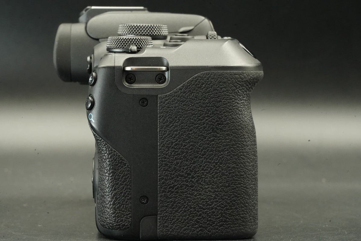 Canon EOS R10 Black APS-C Mirrorless Digital Camera -162000 cuts- #12068