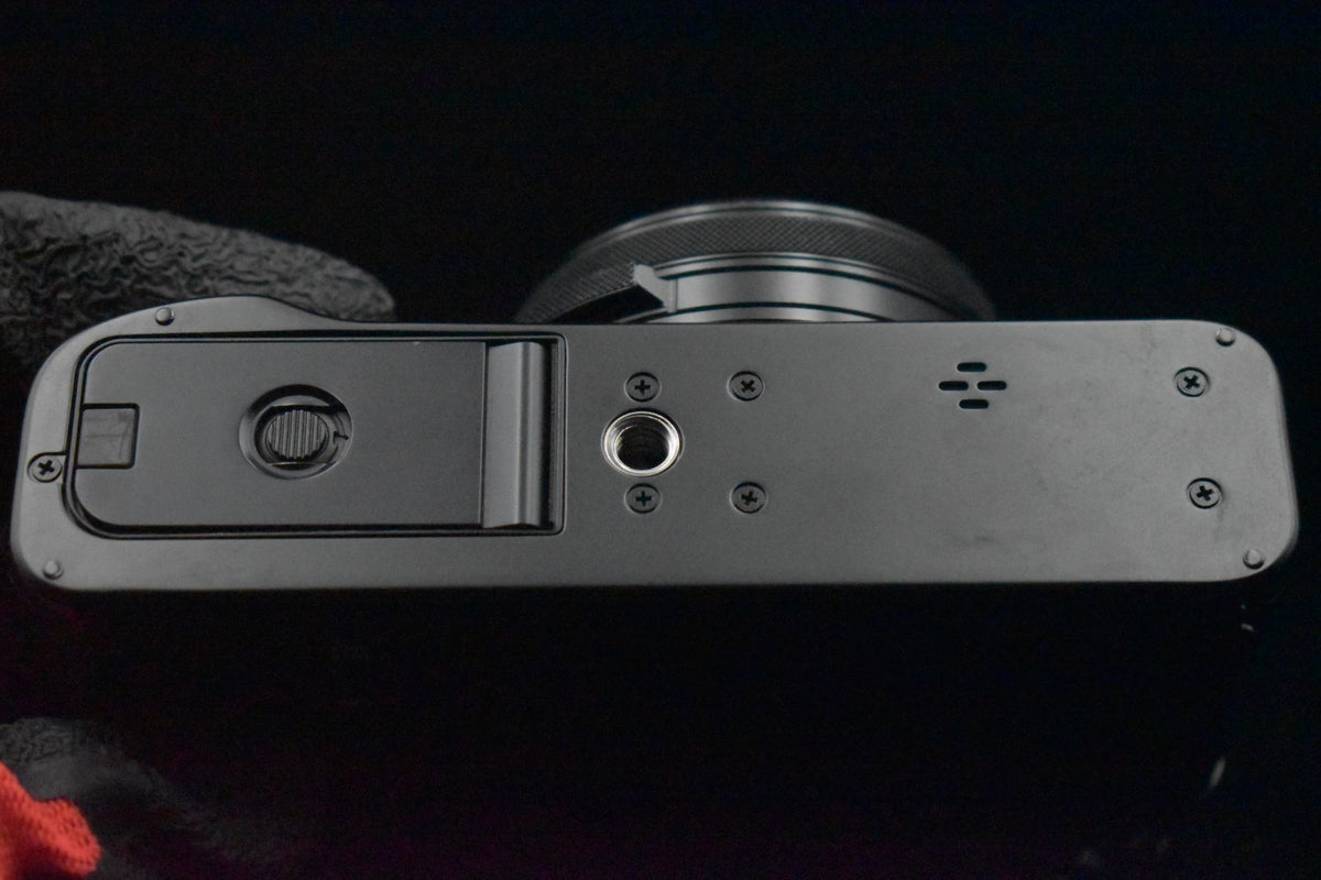 [US Duty Paid] Fujifilm Fuji X100V kompakte digitale Videokamera schwarz 9258