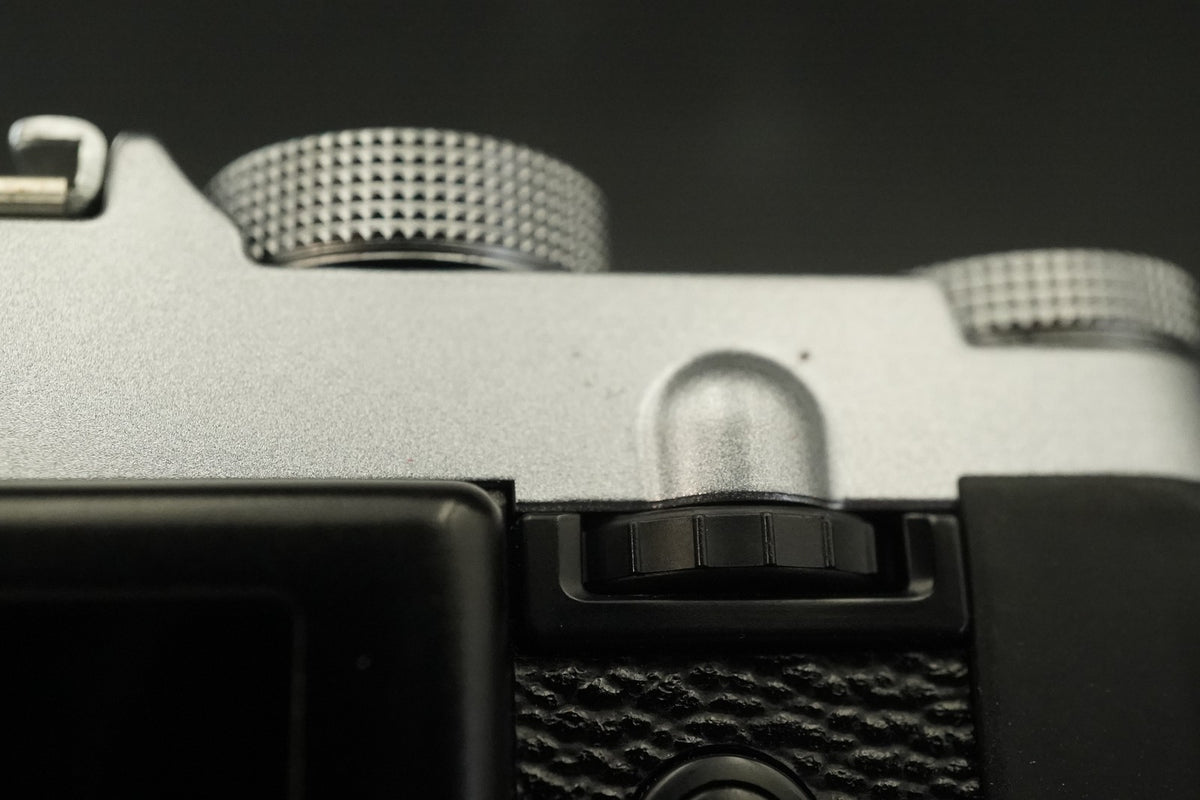 Fujifilm Fuji X Series X20 12.0MP Digital Camera Silver #11958