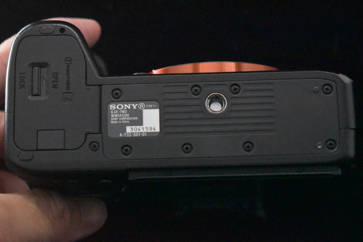 READ! Appareil photo numérique sans miroir Sony Alpha a7III ILCE-7M3 langue...