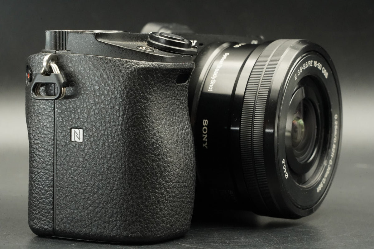 Sony A6400 Mirrorless Digital Camera with 2 Lenses Black -4741 cuts- #12194