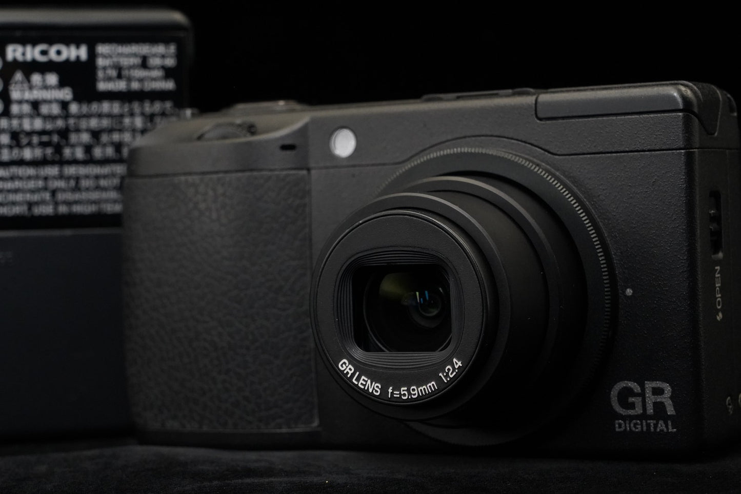 RICOH GR DIGITAL II 10.1 MP Compact Camera US Duty Paid 10262