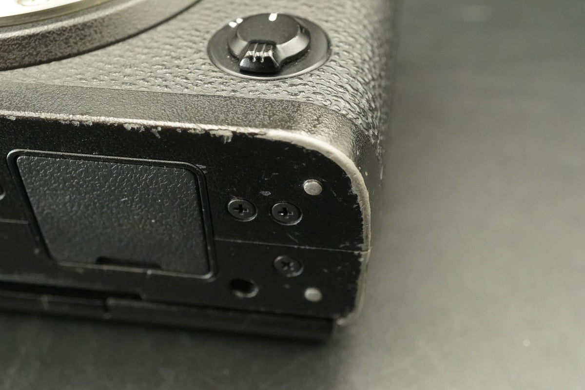 Fujifilm Fuji X-T2 Mirrorless Digital Camera -1 cut?- US STOCK #12160
