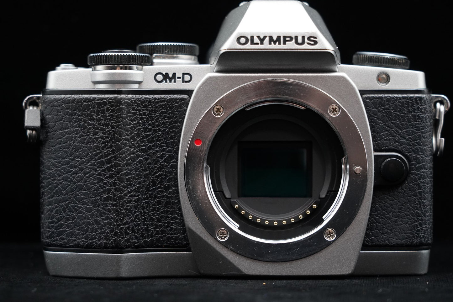 Olympus OM-D E-M10 16.1MP Digital SLR Camera Silver Japan US Duty Paid 9806