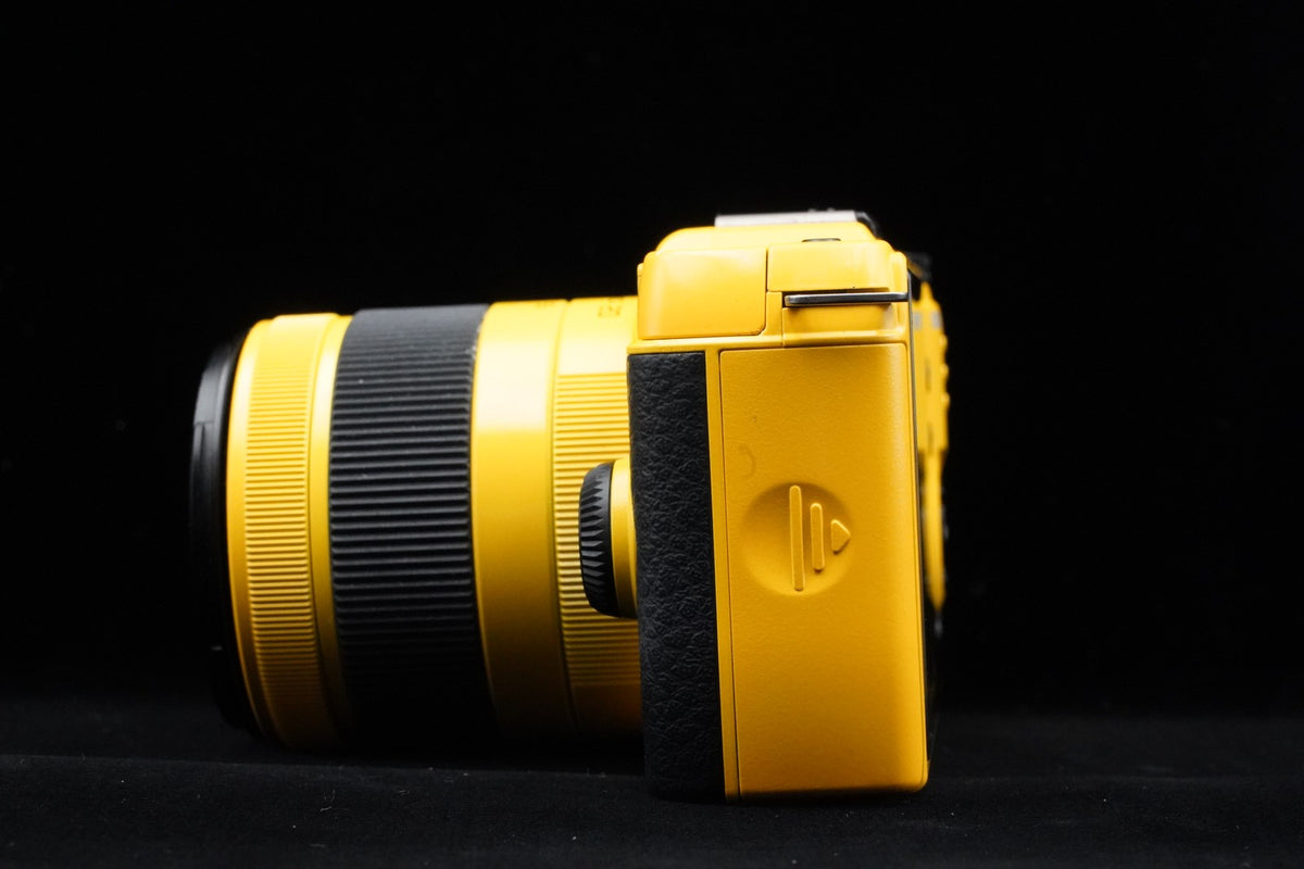 Pentax Q7 Yellow Digital Mirrorless camera with Lens US STOCK #10035