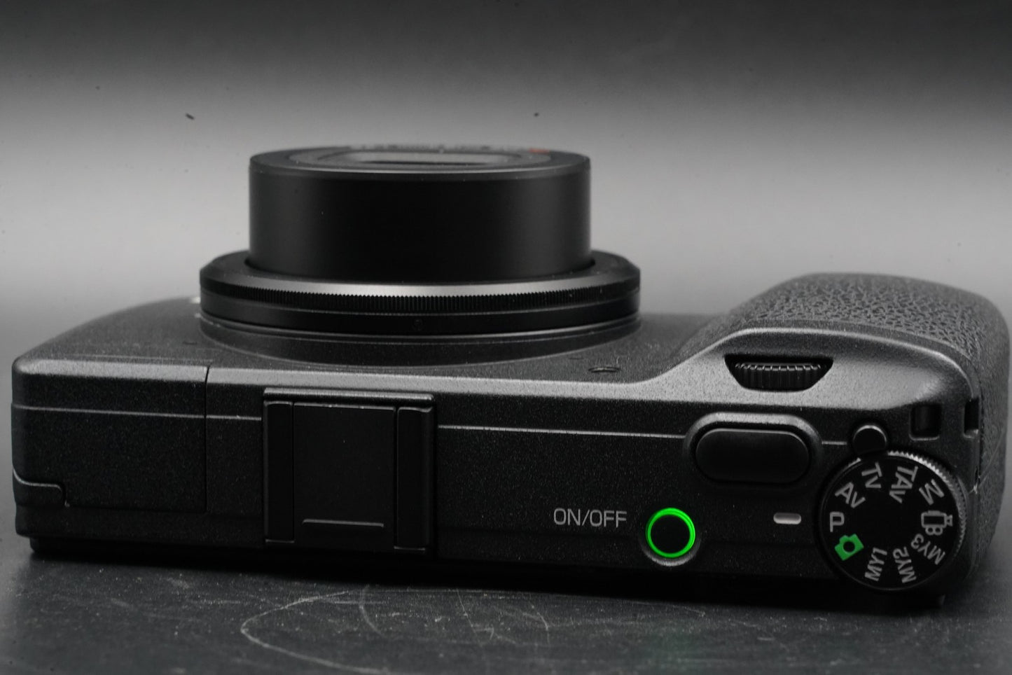 RICOH GR 16.2MP Digital Compact Camera Black ALMOST UNUSED 10653