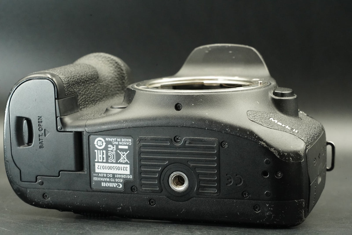 Canon EOS 7D Mark II DSLR Digital SLR Video Camera Used #12397