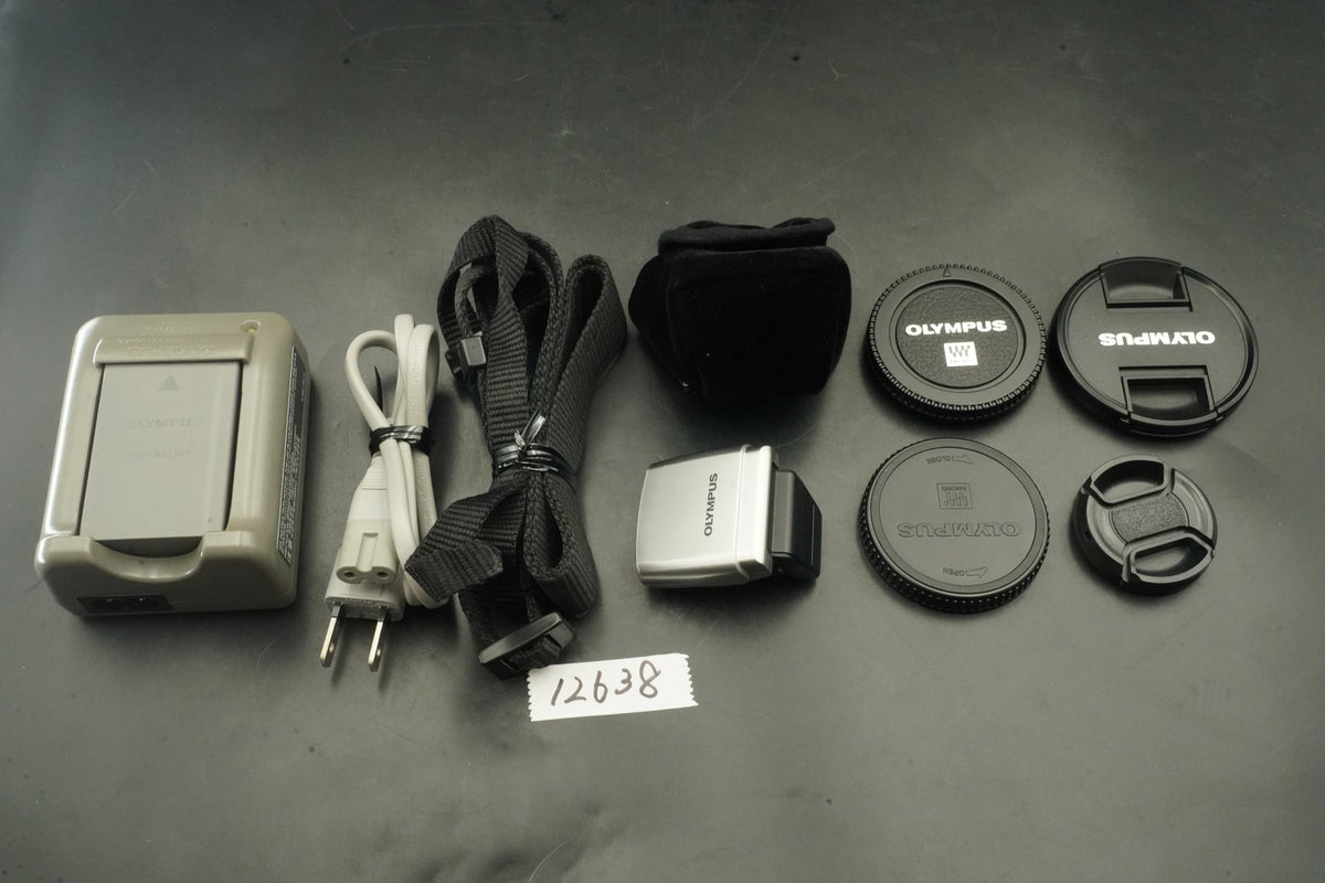 Olympus PEN E-PL7 Digital Camera Black with 2 Lens -21103 cut- #12638