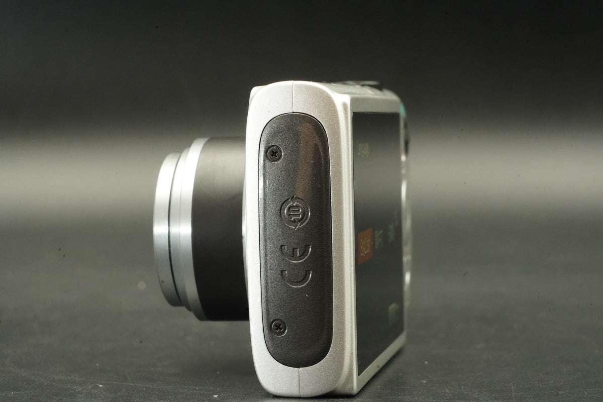 Canon IXY 620F Silver ELPH 330 12.1MP 10x zoom Digital Camera #12442