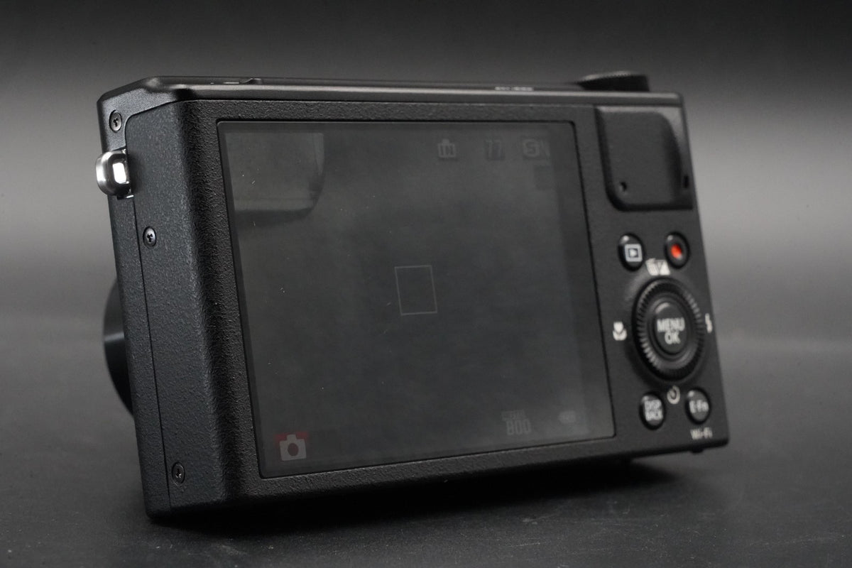 Fujifilm XQ1 Compact Digital Camera Point and Shoot Black ALMOST UNUSED #11021
