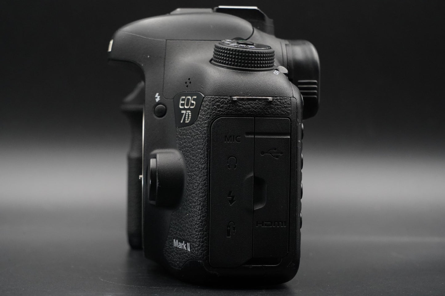 Canon EOS 7D Mark II DSLR Digital SLR Video Camera Used US Duty Paid 10796