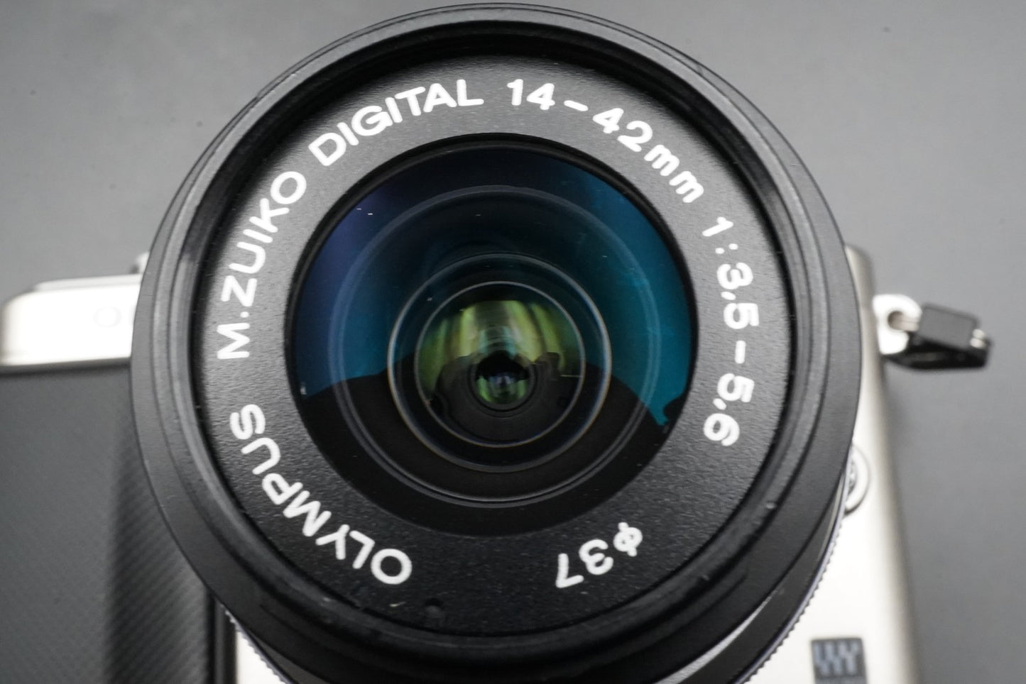 36 cuts! Olympus E-PL5 w/ Lens Mirrorless Digital Camera Silver 10547