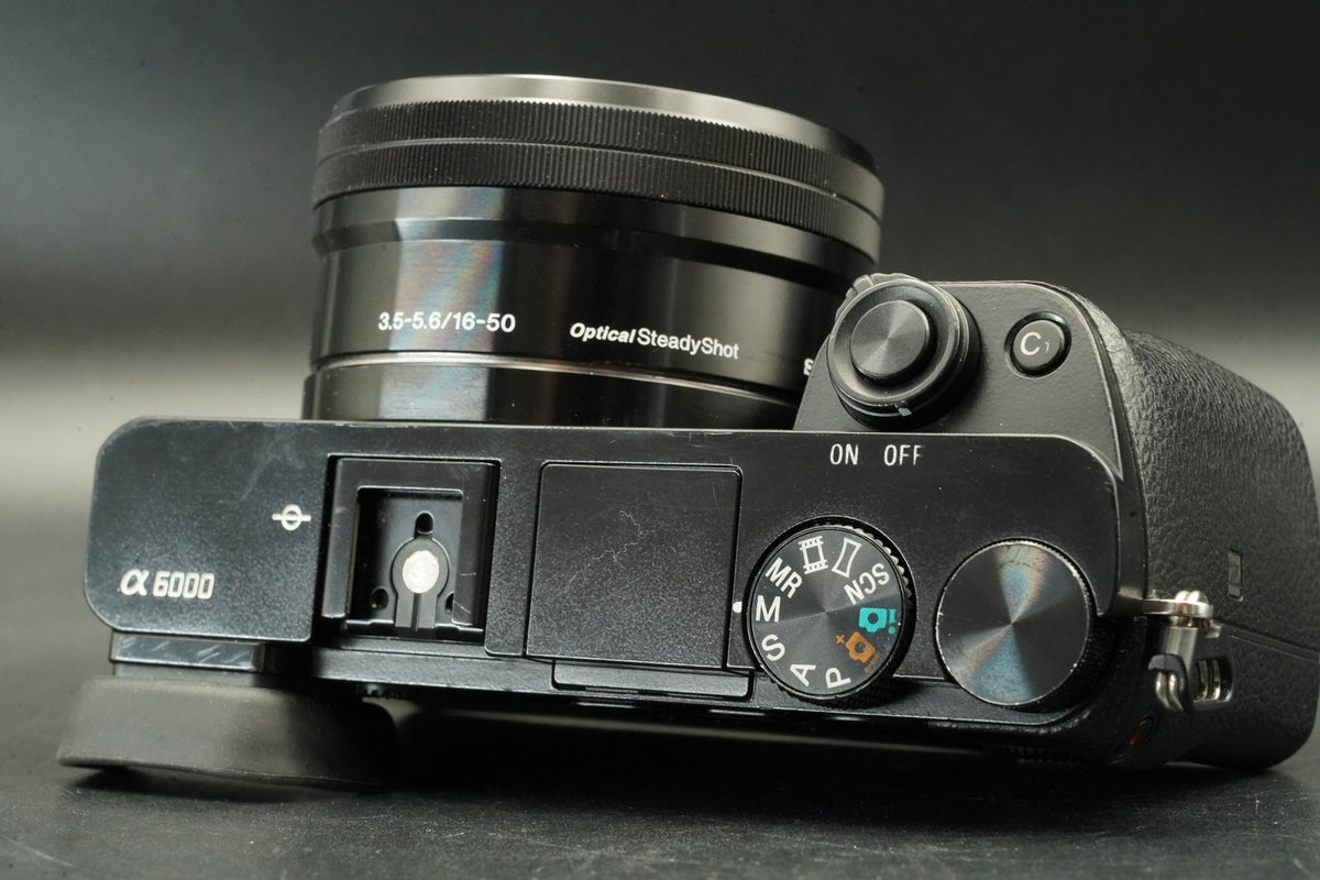 Appareil photo numérique Sony a6000 noir avec coupe 16-50 + 55-210 mm...