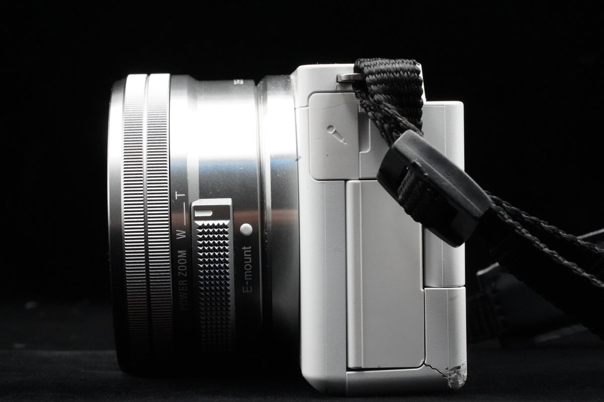 Sony Alpha ZV-E10 with Lens Mirrorless Vlog Camera White US STOCK #10278