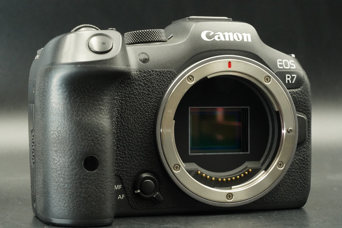 Canon EOS R7 Mirrorless Digital Camera -119K cut- #12145