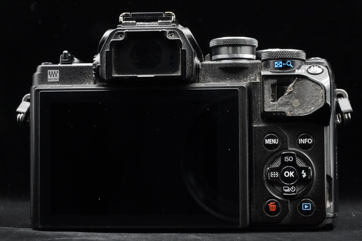 Olympus OM-D E-M10 Mark III Silver Digital Camera Body US STOCK #10160