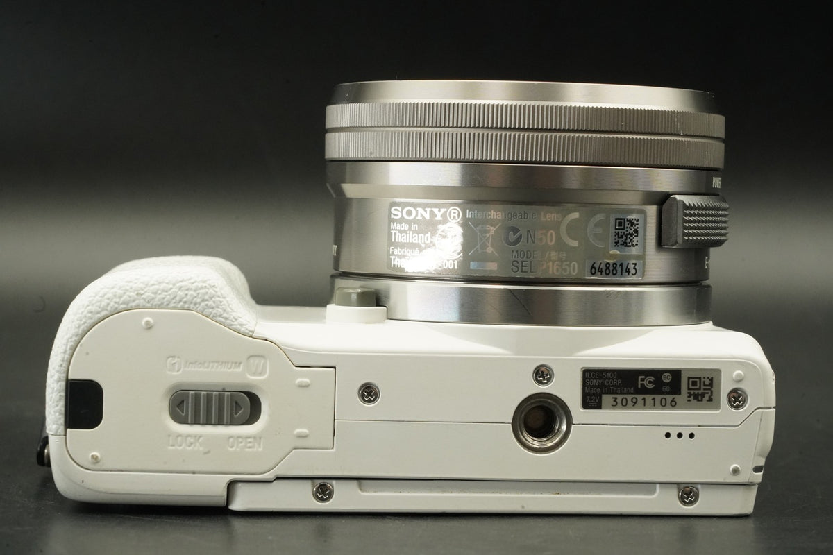 Sony a5100 Digital Camera White with 14-42mm + 55-210mm Lens -34090 cuts- #12365