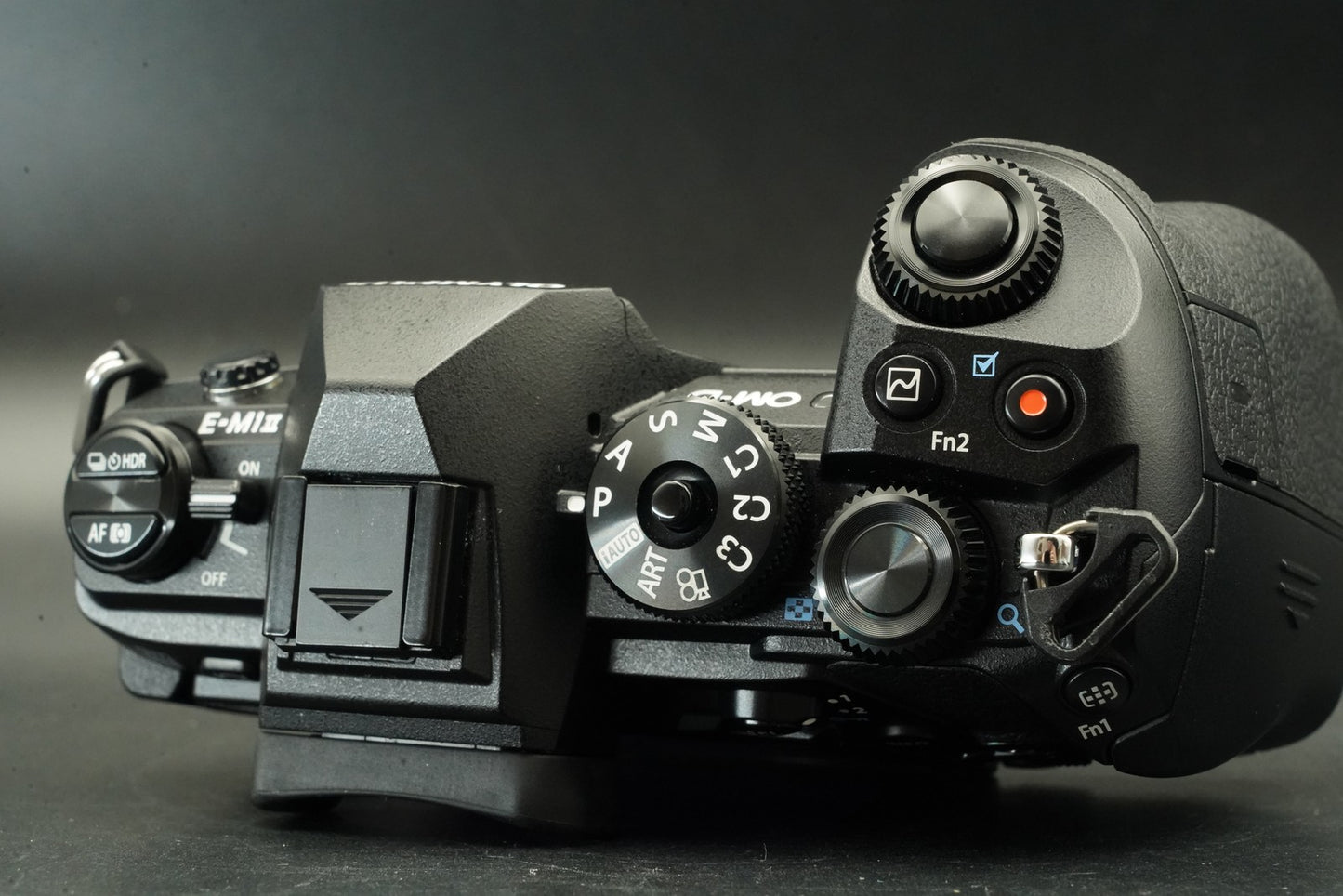2702 cuts! Olympus OM-D E-M1 Mark II Digital Camera Black Body 11674
