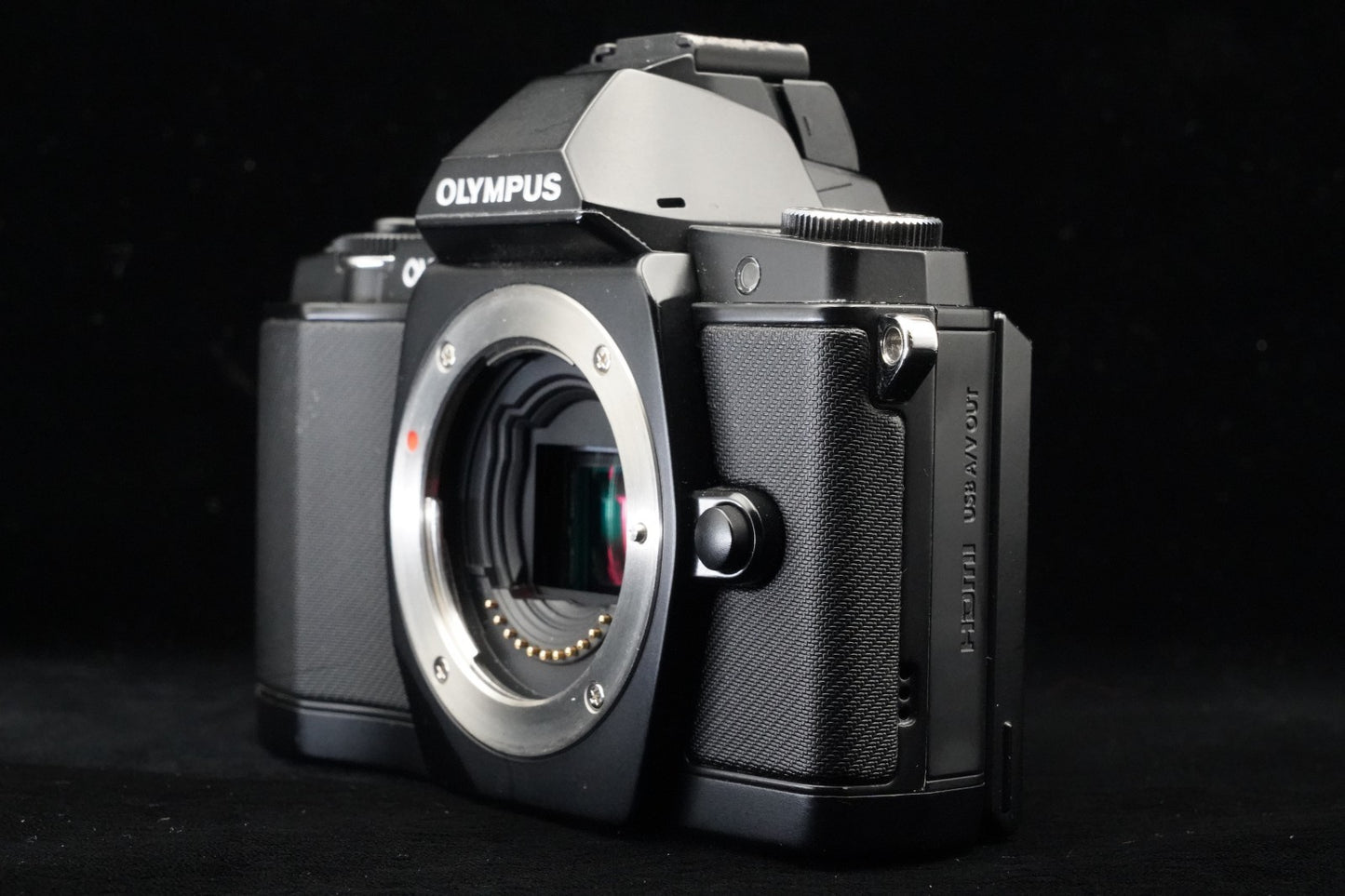 [US Duty Paid] Olympus OM-D E-M5 Mirrorless Digital Camera with Lens Black 9700